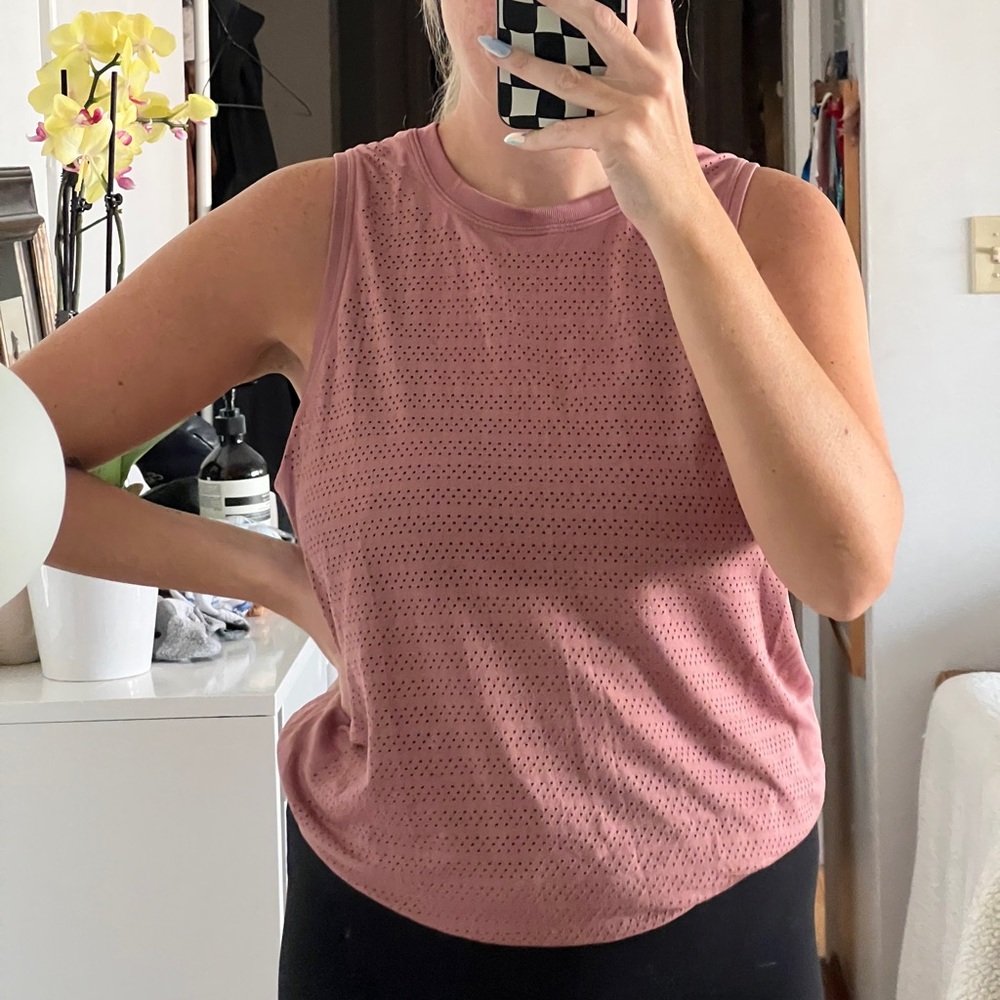 Lululemon Tank Top (swiftly material)